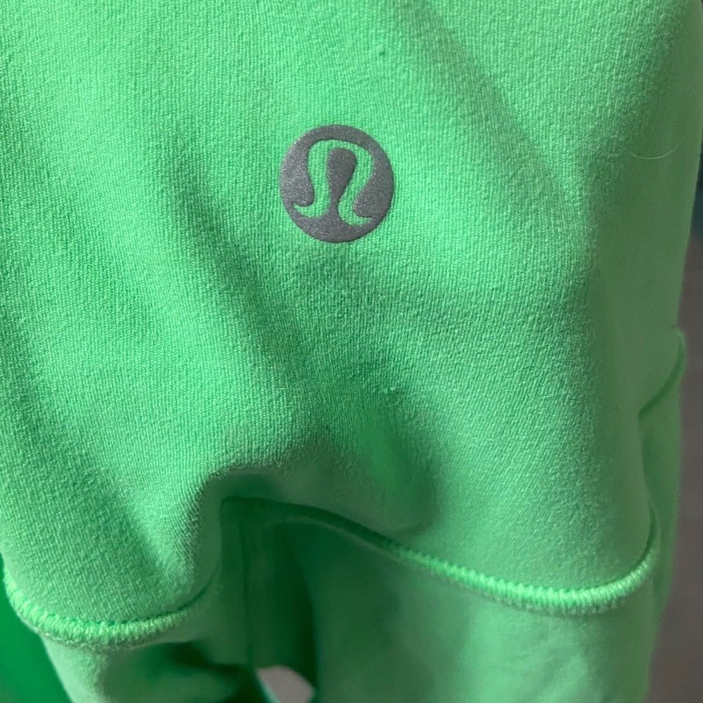 Lululemon - Picture 4 of 6